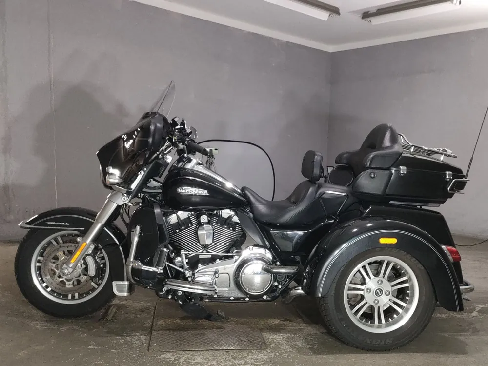 Harley-Davidson FLHTCUTG1690 TRIKE 2014, чёрный, фото 2