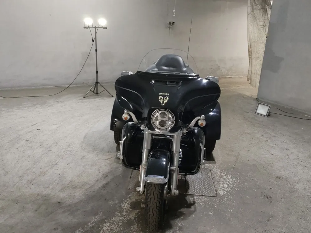 Harley-Davidson FLHTCUTG1690 TRIKE 2014, чёрный, фото 3