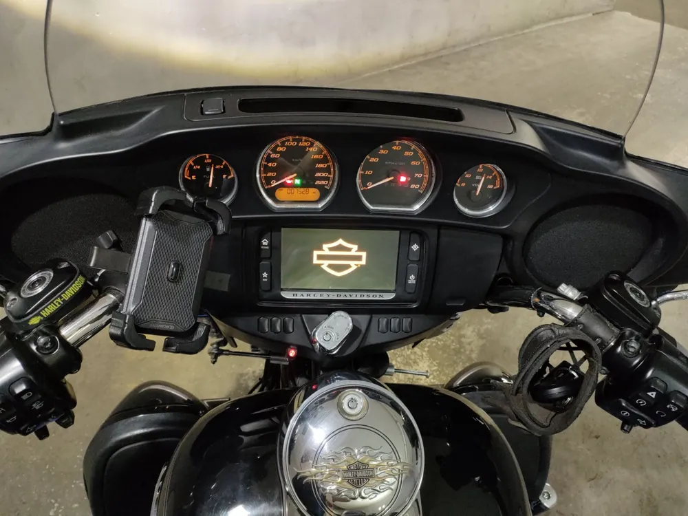 Harley-Davidson FLHTCUTG1690 TRIKE 2014, чёрный, фото 5