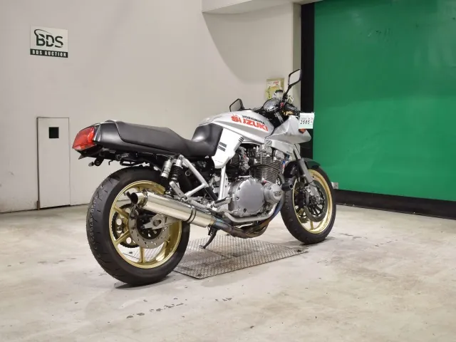 Suzuki GSX1100S Katana 1997, серебристый, фото 5