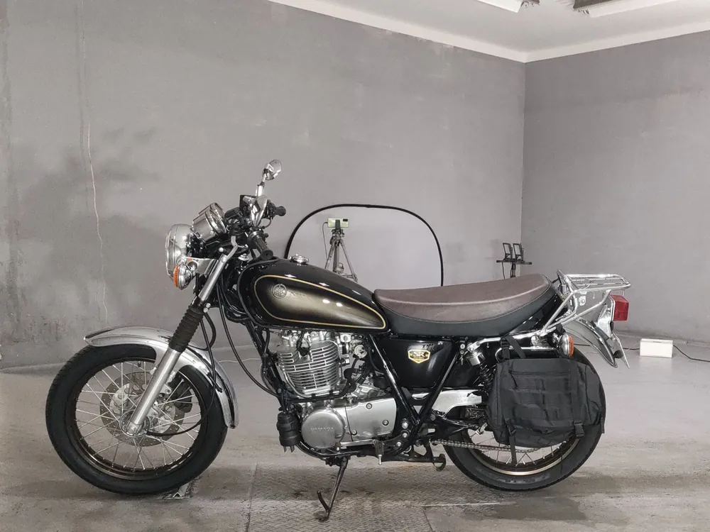 Yamaha SR400 Final Edition Limited 2021, чёрный, фото 2