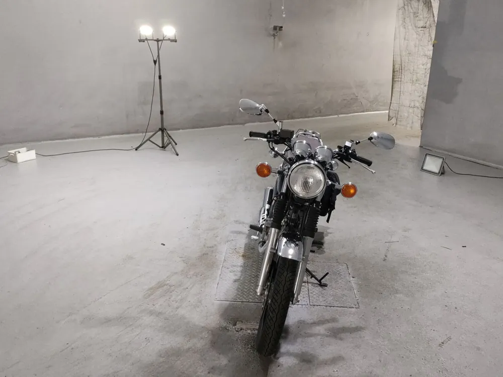 Yamaha SR400 Final Edition Limited 2021, чёрный, фото 3