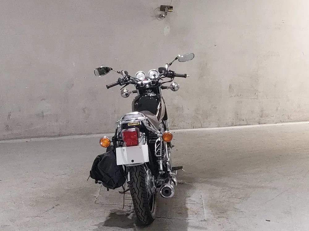 Yamaha SR400 Final Edition Limited 2021, чёрный, фото 4