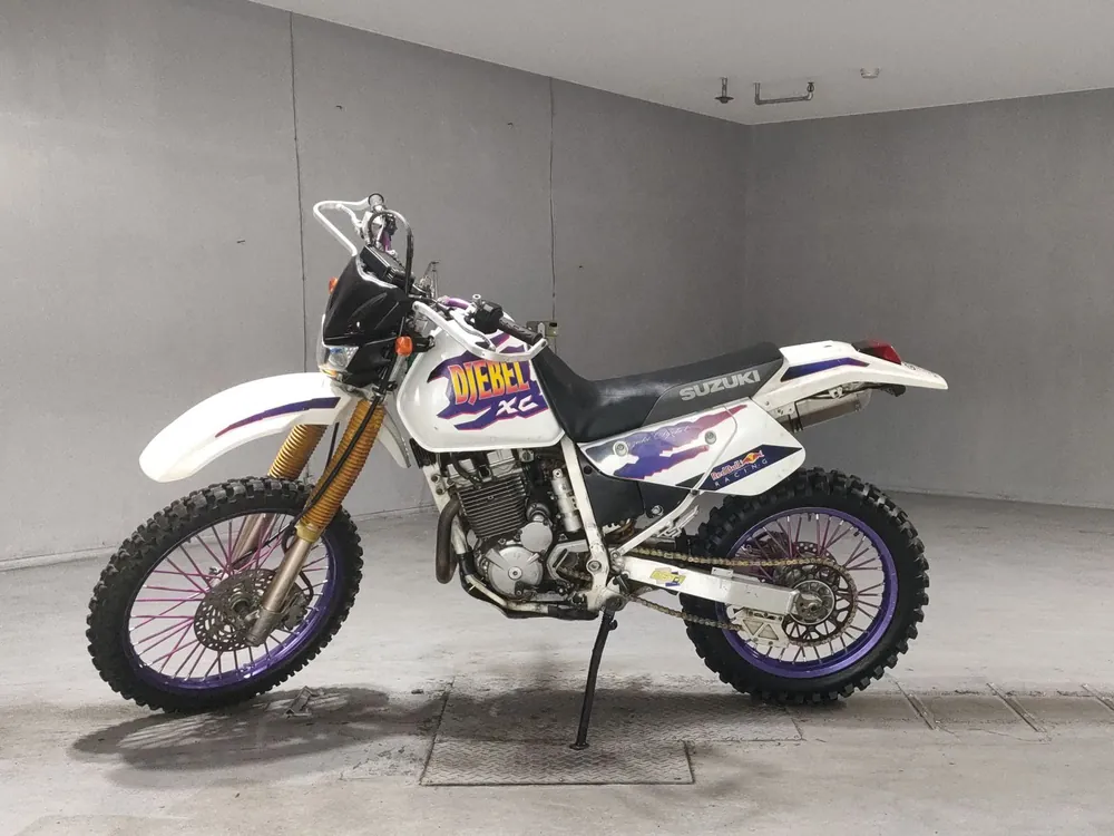 Suzuki DR250R, белый, фото 2