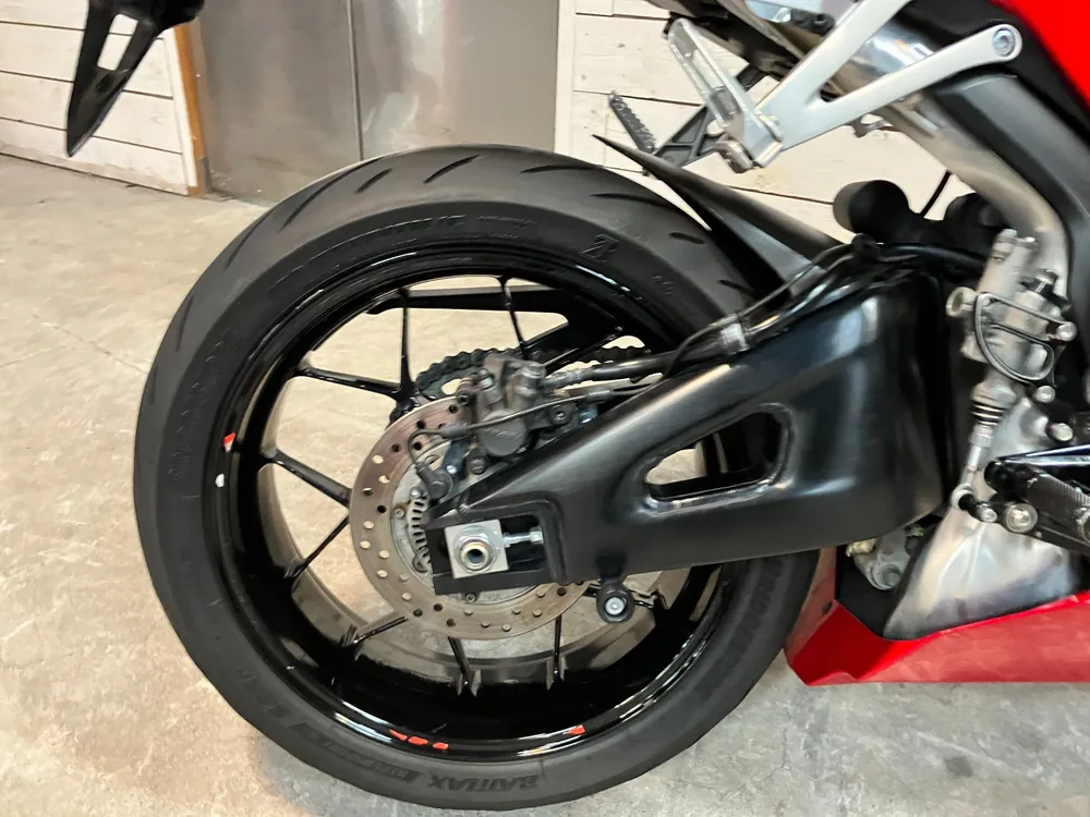 Honda CBR600RR 2020, red / blue / white, фото 11