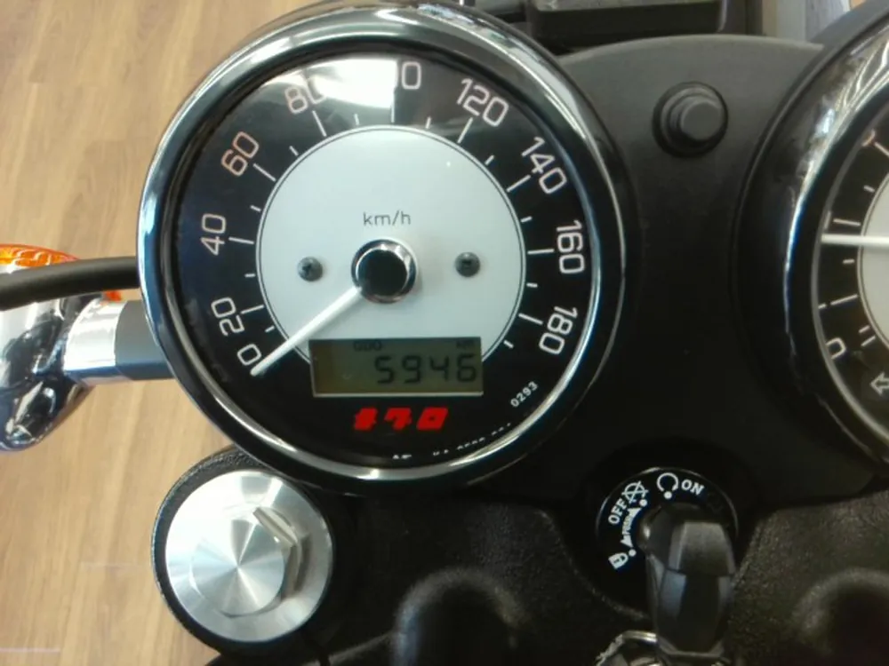 Kawasaki W800-2 2021, чёрный, фото 3