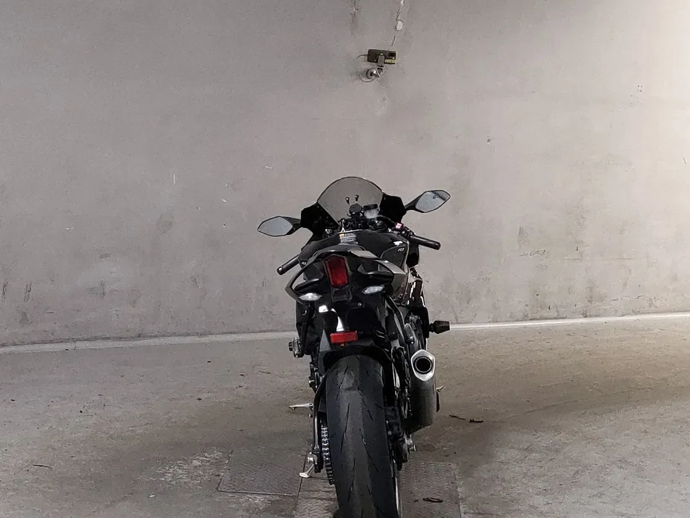 Yamaha YZF-R1 2023, чёрный, фото 4