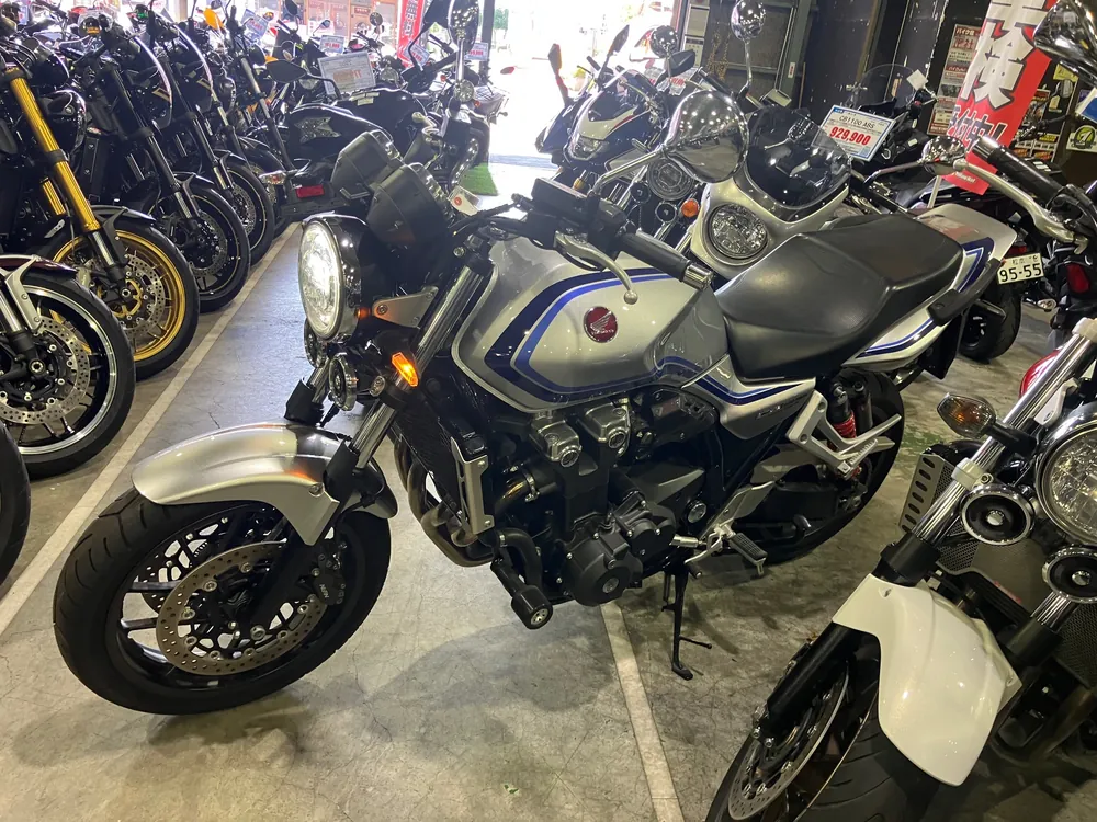Honda CB1300 2023, серебристый, фото 2