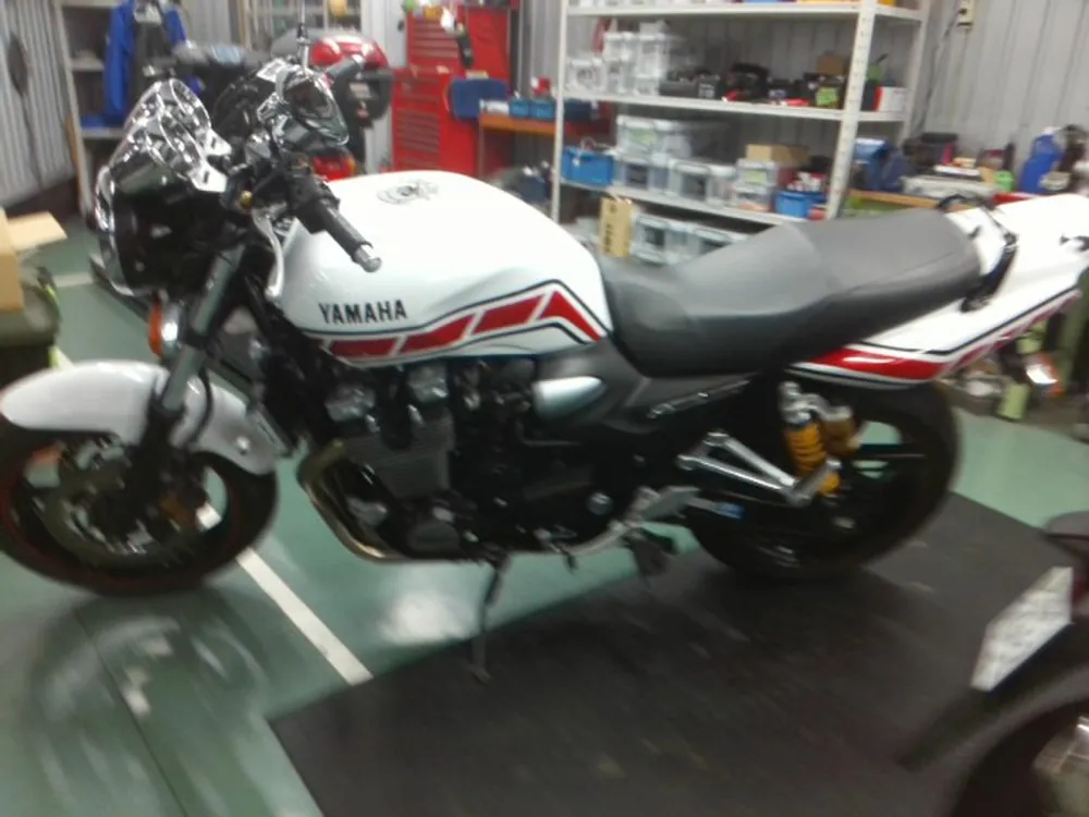 Yamaha XJR1300 2008, white / red, фото 2