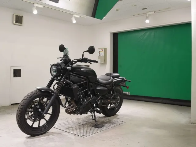 Kawasaki Eliminator 400SE 2025, чёрный, фото 4