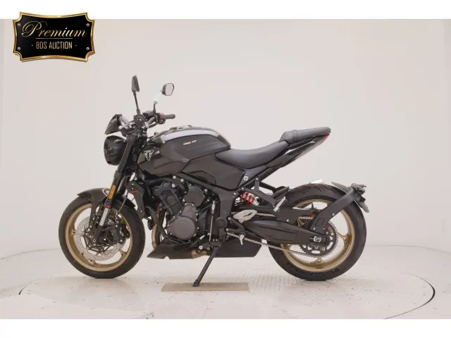 Triumph Trident 800 2026, чёрный, фото 2