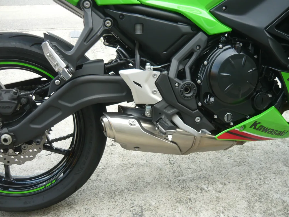 Kawasaki Z650A 2024, lime / black, фото 4