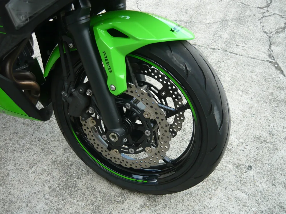 Kawasaki Z650A 2024, lime / black, фото 6
