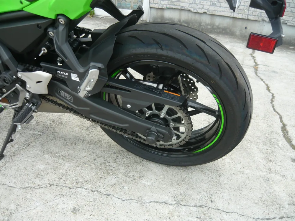 Kawasaki Z650A 2024, lime / black, фото 9