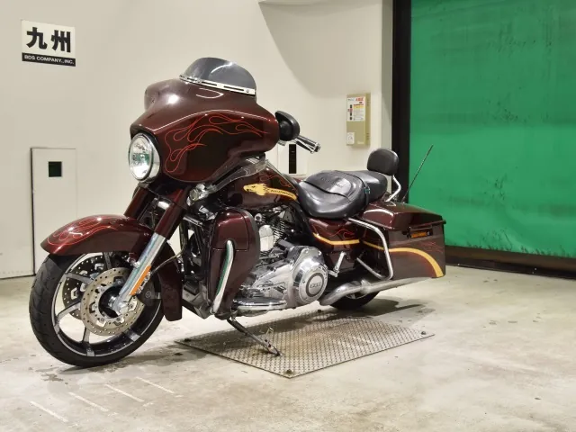 Harley-Davidson FLHXSE1800CVO 2010, бордовый, фото 4