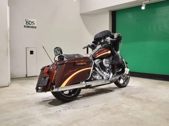 Harley-Davidson FLHXSE1800CVO 2010, бордовый, фото 5