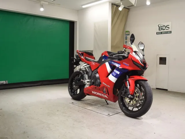 Honda CBR600RR 2021, белый, красный, синий, фото 3
