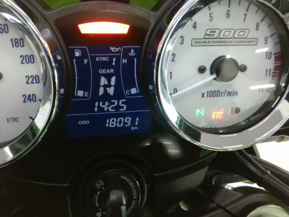 Kawasaki Z900RS 2018, зелёный, фото 3