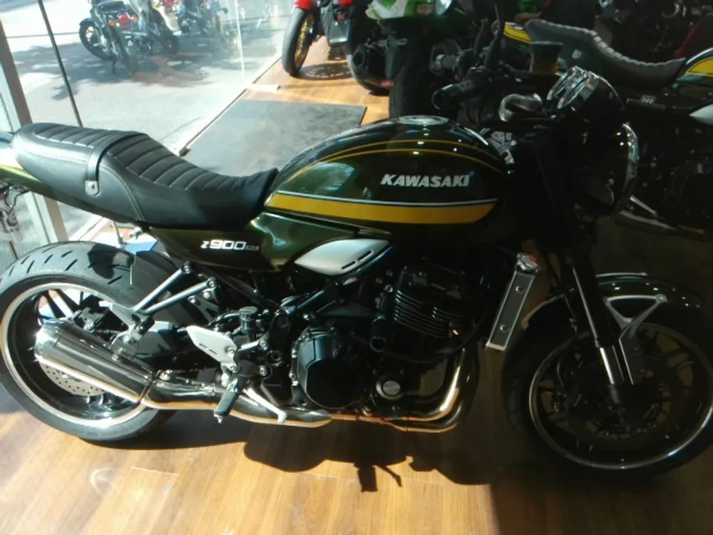 Kawasaki Z900RS 2021, жёлтый, зелёный, фото 13