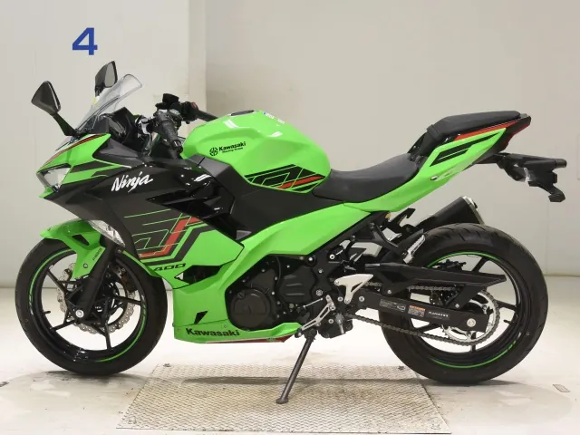Kawasaki Z400 2025, black | green, фото 2