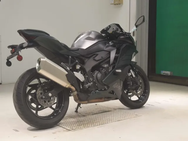 Kawasaki ZX-4R SE 2025, серый, фото 5