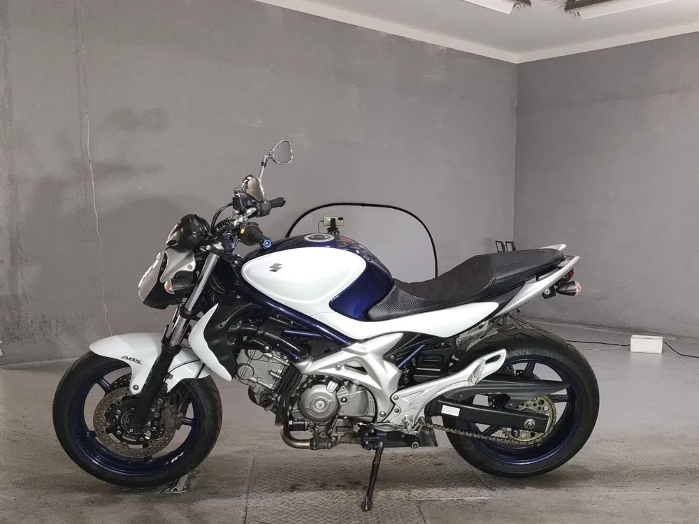 Suzuki Gladius 400 ABS 2010, white / blue, фото 2