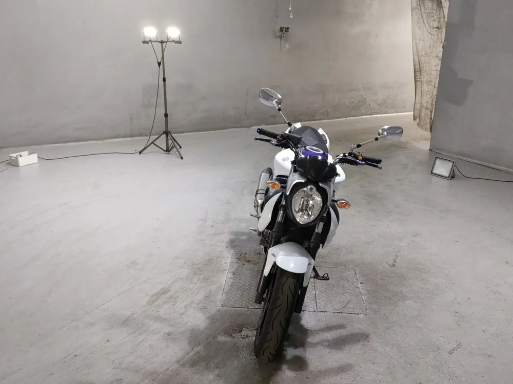 Suzuki Gladius 400 ABS 2010, white / blue, фото 3