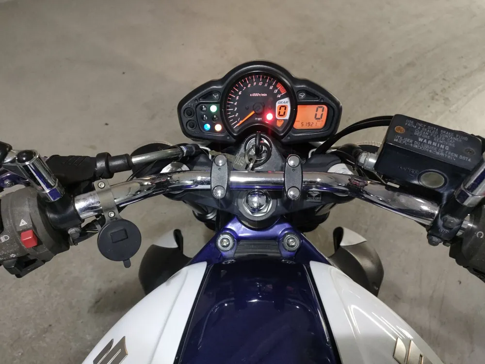 Suzuki Gladius 400 ABS 2010, white / blue, фото 5
