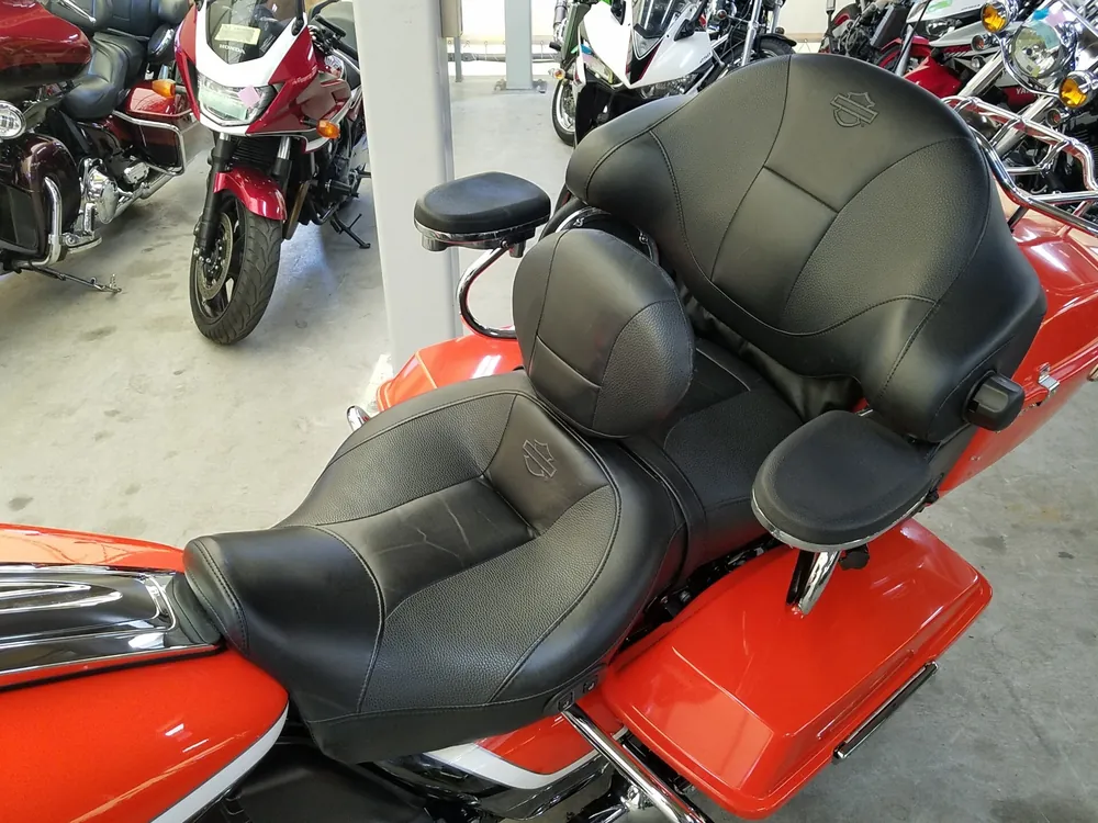 Harley-Davidson FLHTCUSE1800CVO 2012, orange / black, фото 10
