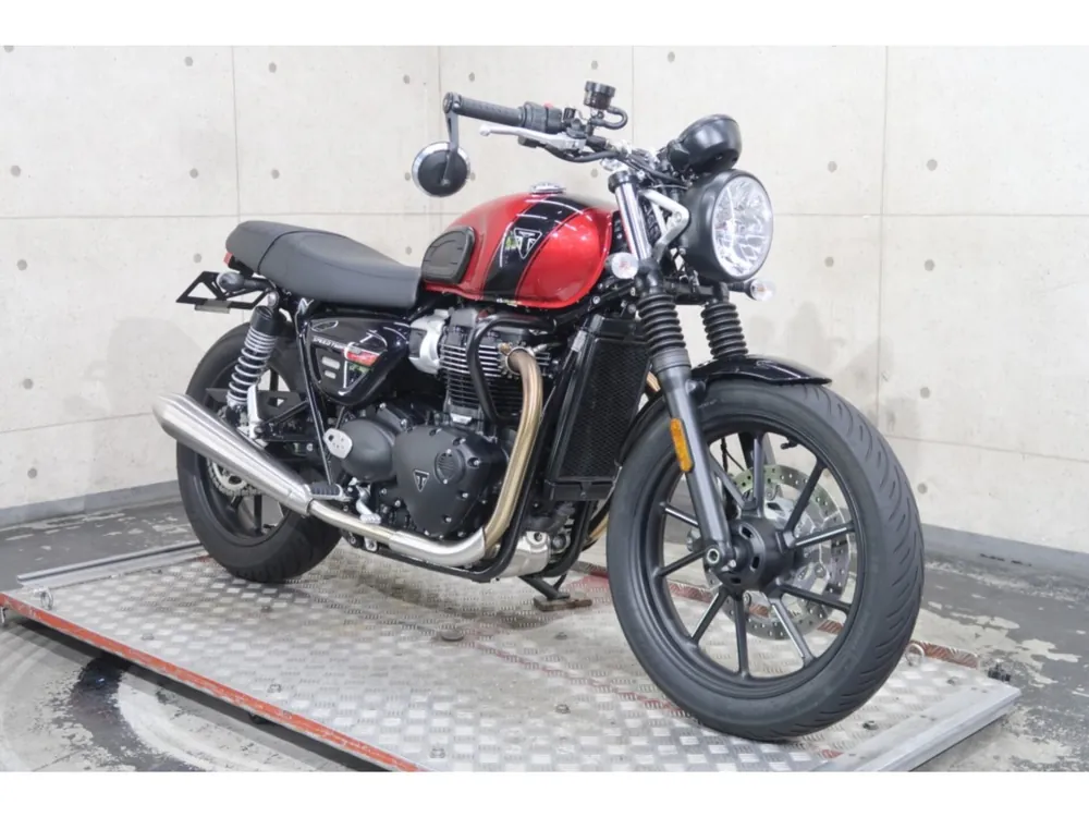 Triumph Street Twin 2024, red/ black, фото 4