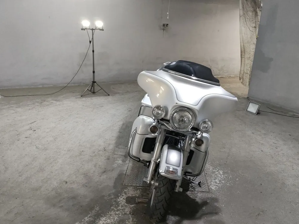 Harley-Davidson FLHTC1580 2008, белый, фото 3