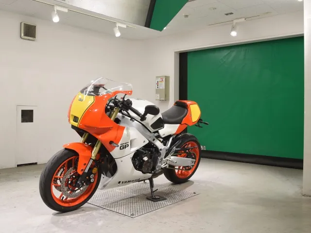 Yamaha XSR900GP 2024, white | orange, фото 4