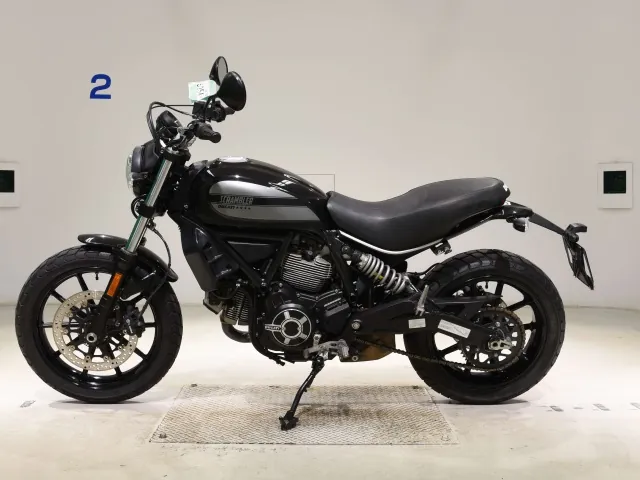 Ducati Scrambler Sixty2 2017, black | gunmetal, фото 2