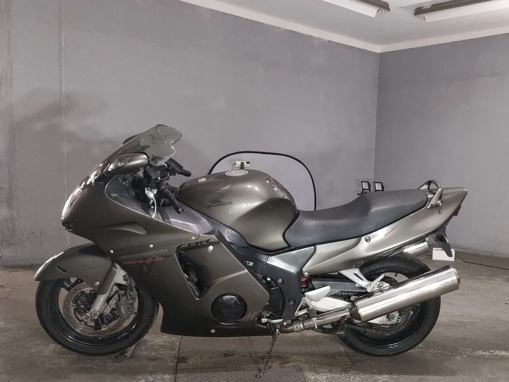 Honda CBR1100XX SC35 из Японии, фото 2