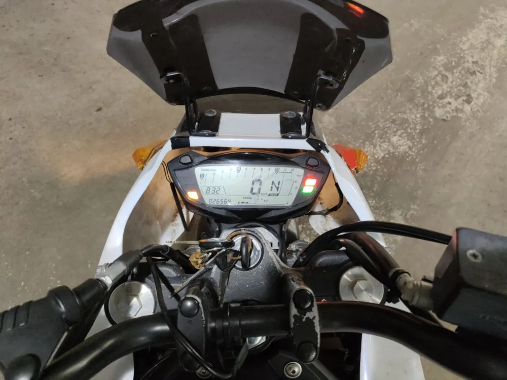 Suzuki SV650 2016, белый, фото 5