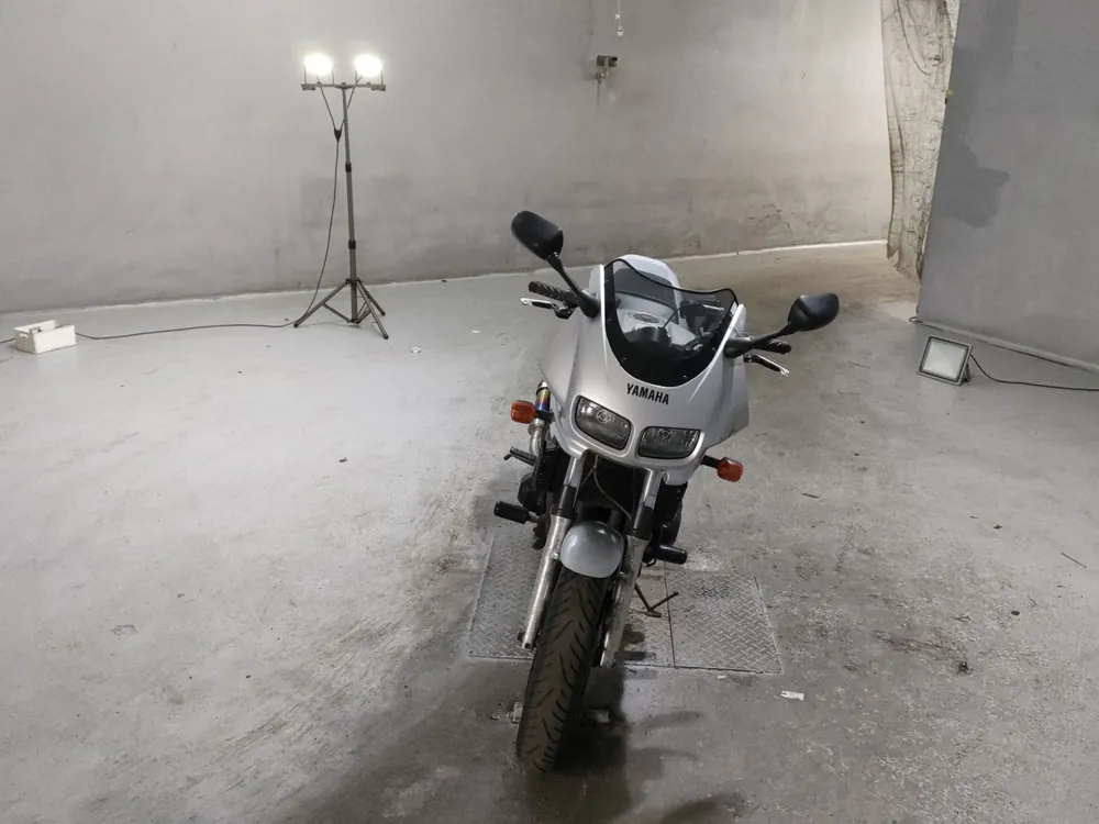Yamaha FZ400 1998, серебристый, фото 3