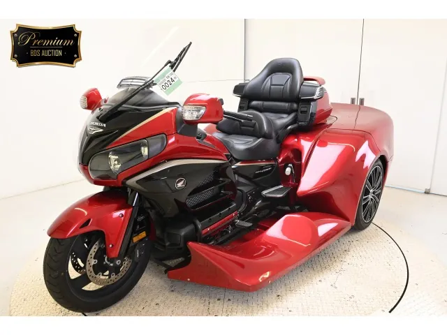 Honda GL1800 2022, красный, чёрный, фото 4