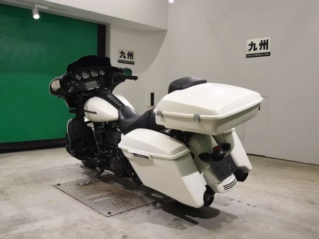 Harley-Davidson FLHXS1750 2019, белый, фото 6