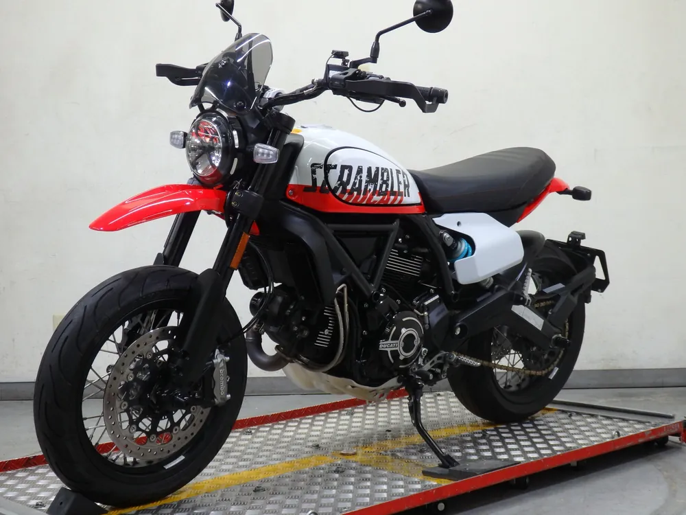 Ducati Scrambler Urban Motard 2023, white / red, фото 6