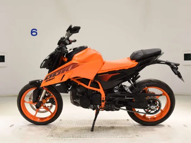 KTM 390 Duke 2025, black | orange, фото 2