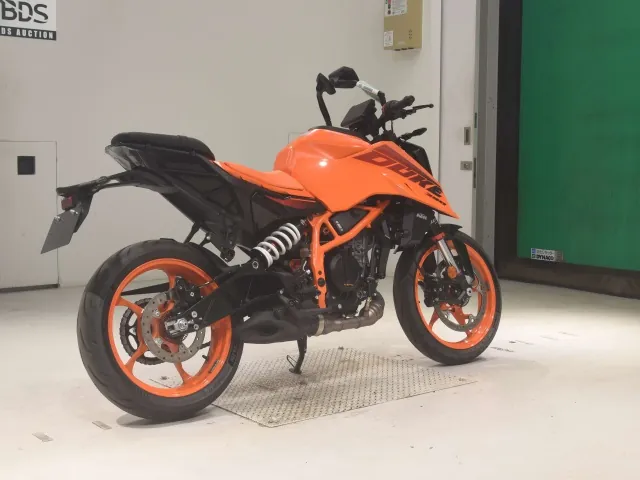 KTM 390 Duke 2025, black | orange, фото 5