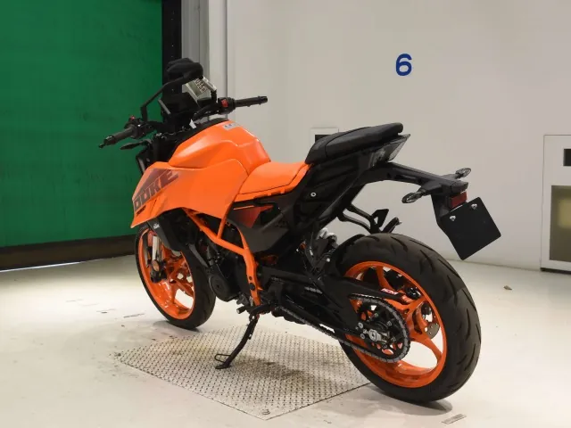 KTM 390 Duke 2025, black | orange, фото 6