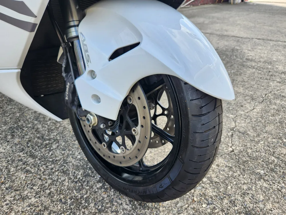 Suzuki Hayabusa 2022, p white / blue, фото 10