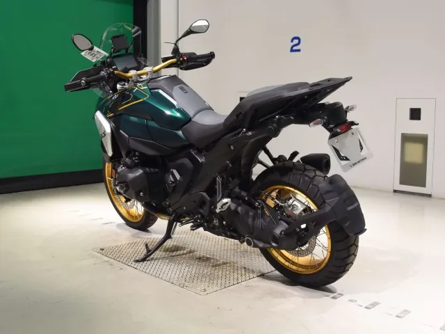 BMW R1300GS 2023, зелёный, фото 6