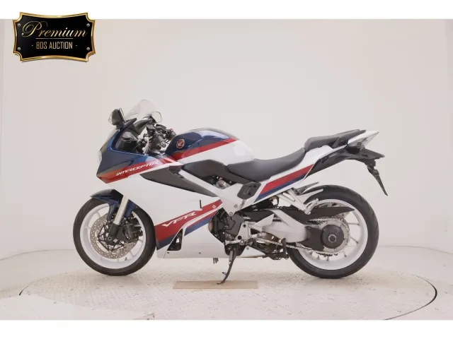 Honda VFR800F 2020, white | red | blue, фото 2
