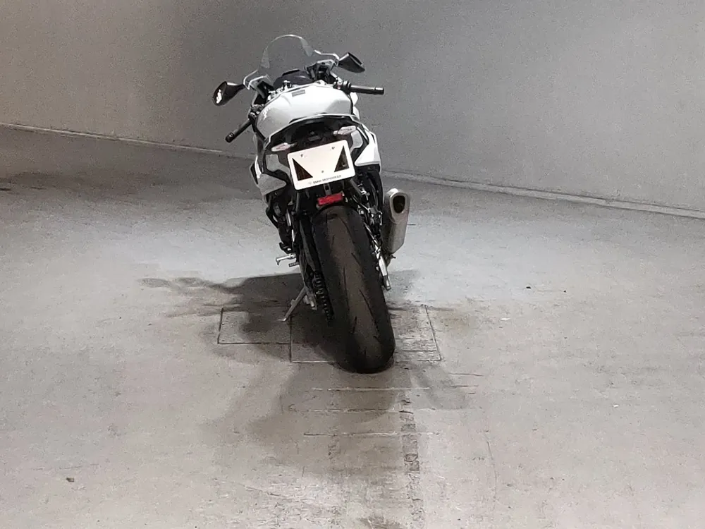 BMW S1000Rr 2025, белый, фото 4
