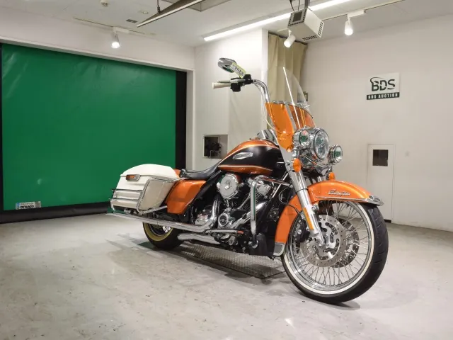 Harley-Davidson FLHFB1870 2023, black | orange, фото 3