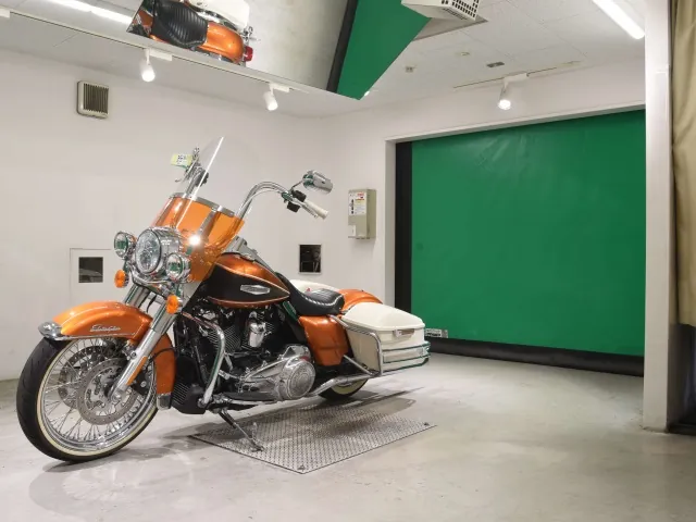 Harley-Davidson FLHFB1870 2023, black | orange, фото 4