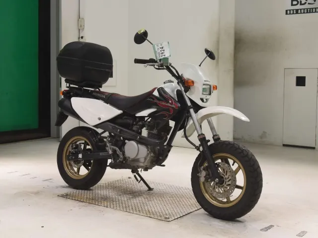 Honda XR100 Motard, white | black, фото 3