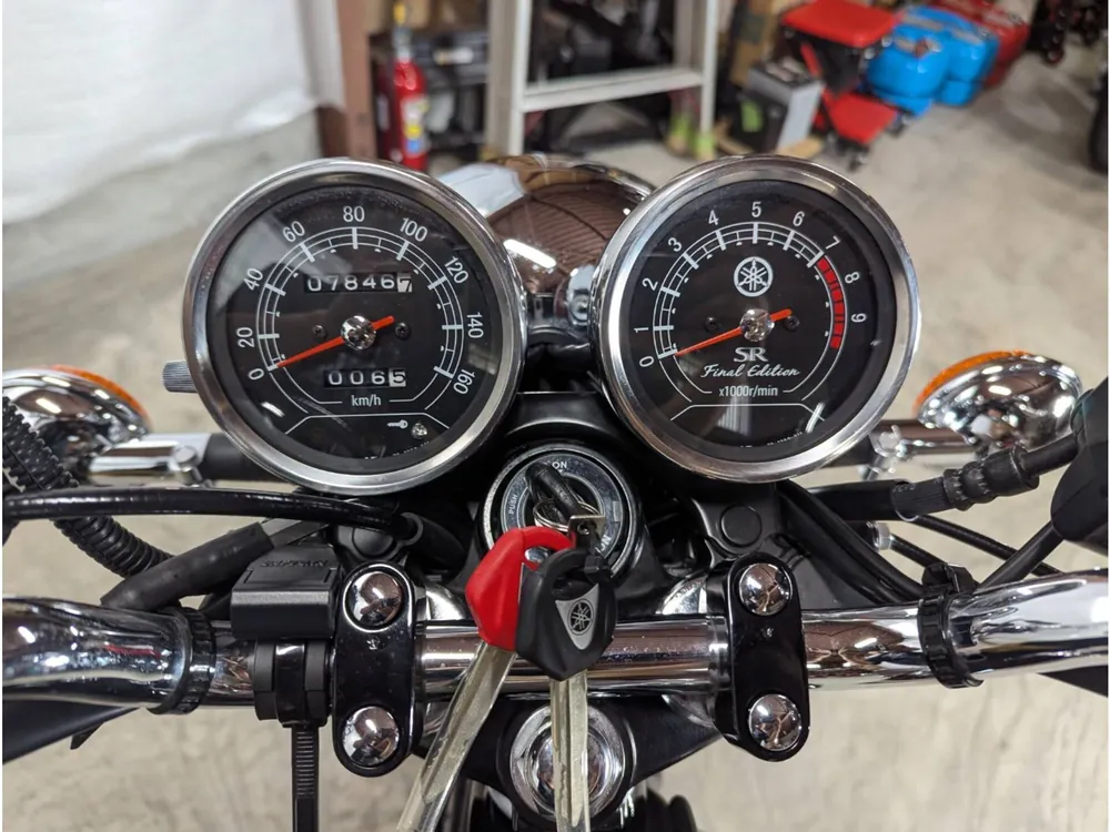 Yamaha SR400 Final Edition Limited 2021, black / light brown, фото 3